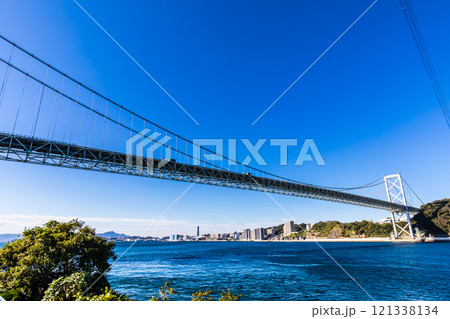 めかり観潮遊歩道からの関門橋【福岡県北九州市】 めかり観潮遊歩道からの関門橋【福岡県北九州市】 121338134