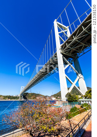 めかり観潮遊歩道からの関門橋【福岡県北九州市】 めかり観潮遊歩道からの関門橋【福岡県北九州市】 121338150