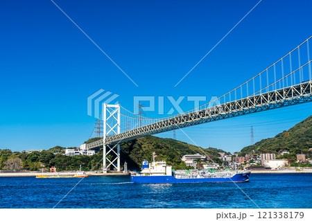 めかり観潮遊歩道からの関門橋【福岡県北九州市】 めかり観潮遊歩道からの関門橋【福岡県北九州市】 121338179