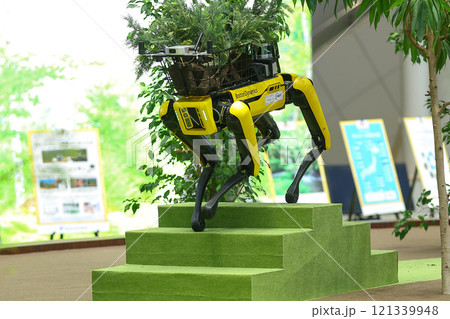 電動四足歩行ロボット「Spot(スポット)」 電動四足歩行ロボット「Spot(スポット)」 121339948