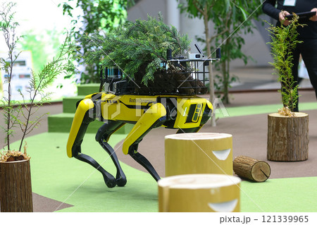 電動四足歩行ロボット「Spot（スポット）」 121339965