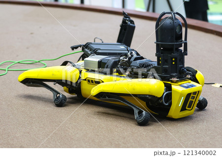 電動四足歩行ロボット「Spot（スポット）」 121340002