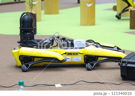 電動四足歩行ロボット「Spot（スポット）」 121340010