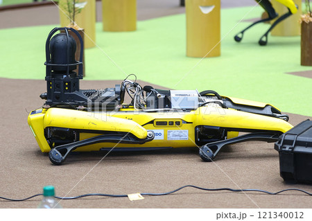 電動四足歩行ロボット「Spot（スポット）」 121340012