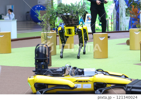 電動四足歩行ロボット「Spot（スポット）」 121340024
