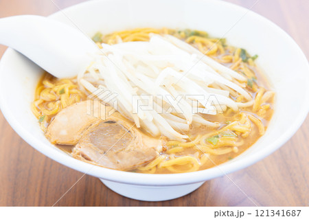 もやしたっぷりの美味しい味噌ラーメン 121341687