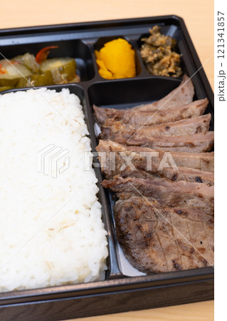 美味しい牛タン弁当 美味しい牛タン弁当 121341857