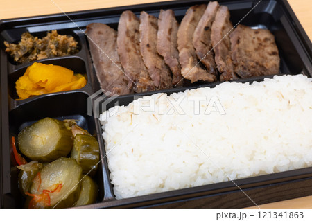 美味しい牛タン弁当 美味しい牛タン弁当 121341863