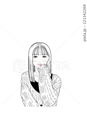 上目遣いでポーズをとる女の子 121342269