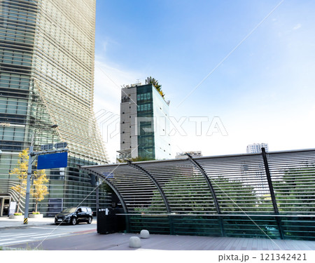 韓国ソウル市東大門の街並み 韓国ソウル市東大門の街並み 121342421