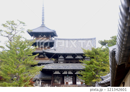 法隆寺・中門・五重塔(奈良県・斑鳩町) 法隆寺・中門・五重塔(奈良県・斑鳩町) 121342601