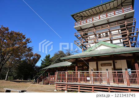 晩秋の枡形山展望台 121343745