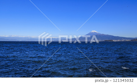 駿河湾から見た富士山 駿河湾から見た富士山 121345032