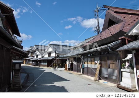兵庫県丹波篠山市:篠山/河原町妻入商家群の町並み 兵庫県丹波篠山市:篠山/河原町妻入商家群の町並み 121345172