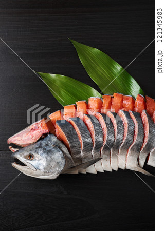 新巻鮭 切り身 北海道産白鮭(オス) 新巻鮭 切り身 北海道産白鮭(オス) 121345983