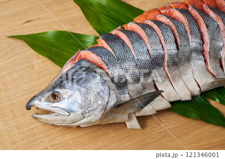 新巻鮭　切り身　北海道産白鮭（オス） 121346001