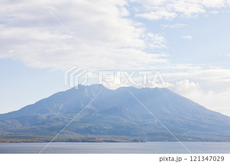鹿児島の桜島の雄大な風景 121347029