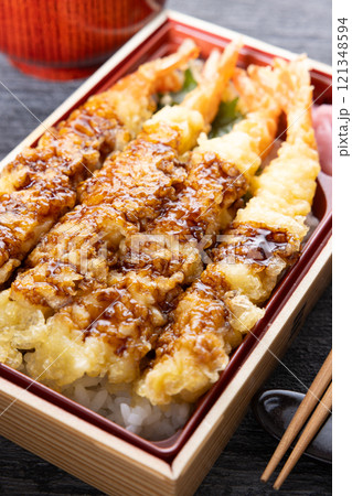 美味しい海老天重弁当 美味しい海老天重弁当 121348594