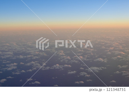 飛行機から見た風景・夕景 飛行機から見た風景・夕景 121348731