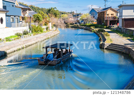 近江商人の発祥　八幡堀と八幡堀めぐりの屋形船（八幡山城の城下町） 121348786