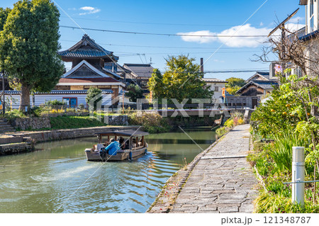 近江商人の発祥　八幡堀と八幡堀めぐりの屋形船（八幡山城の城下町） 121348787