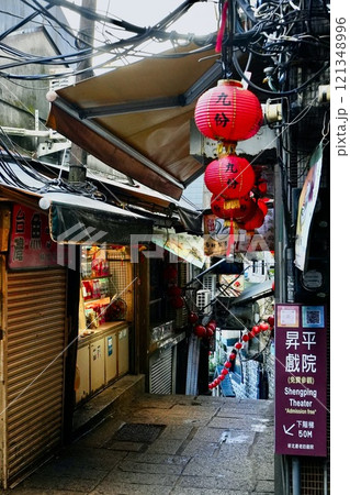 九份の街並み(台湾・新北市瑞芳区) 九份の街並み(台湾・新北市瑞芳区) 121348996