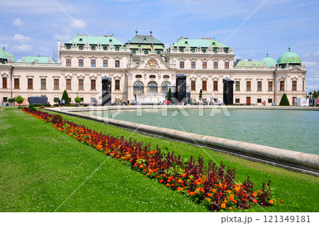 オーストリアの首都ウィーンにあるベルヴェデーレ宮殿の美しい風景 オーストリアの首都ウィーンにあるベルヴェデーレ宮殿の美しい風景 121349181