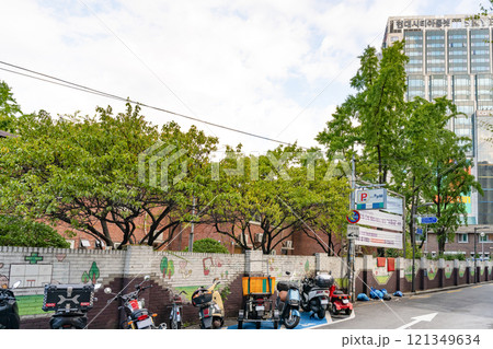 韓国ソウル市東大門の街並み 韓国ソウル市東大門の街並み 121349634