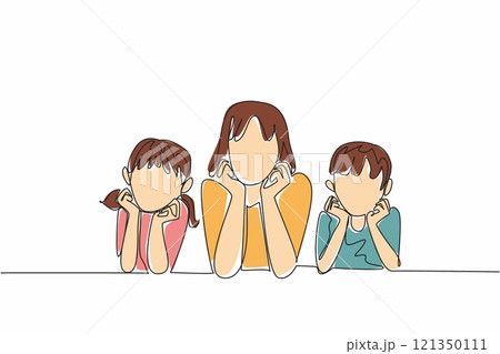 Single one line drawing mother flanked by daughter and son lying down holding chin. Posing in front of the camera. Selfie. National Single Parent Day. Continuous line design graphic illustration Single one line drawing mother flanked by daughter and son lying down holding chin. Posing in front of the camera. Selfie. National Single Parent Day. Continuous line design graphic illustration 121350111