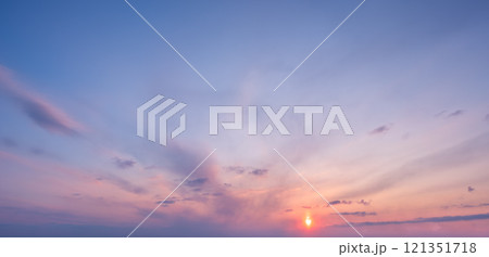 Sunset sky background 121351718