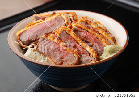 牛カツ丼 121351953