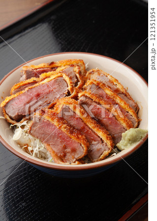 牛カツ丼 121351954