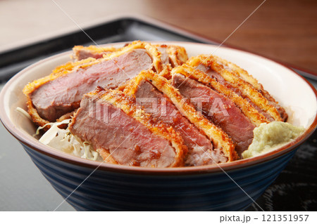 牛カツ丼 121351957