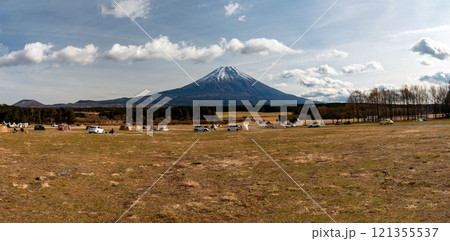 朝霧高原から　冬の富士山の絶景　静岡県富士宮市　日本 121355537