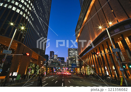 夜の都市景観 大阪府 日本 121356082