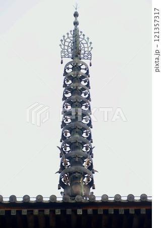 法隆寺・五重塔・九輪（奈良県・斑鳩町） 121357317