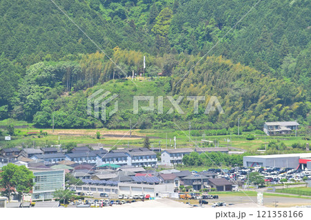 快晴の「関ヶ原古戦場」　各大名陣地の様子 121358166