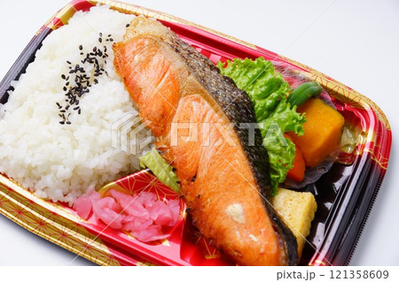 鮭弁当 121358609