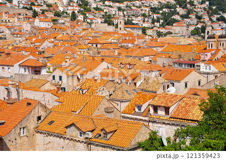 クロアチアにあるドゥブロブニクのとても美しい街並み風景 121359423