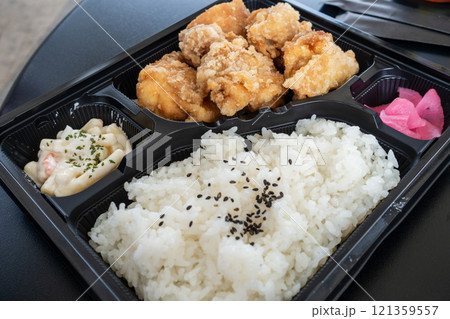 とても美味しい日本の弁当 121359557