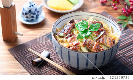 うな玉丼 (ふわっふわのうなぎに卵が絡まってご飯が進みます) うな玉丼 (ふわっふわのうなぎに卵が絡まってご飯が進みます) 121359725