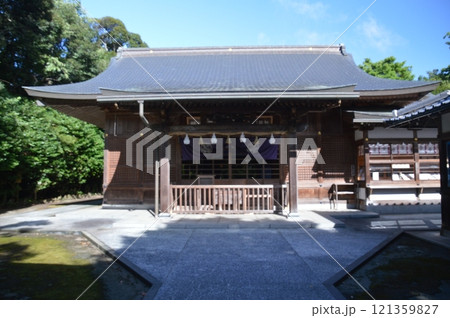 城山稲荷神社の社殿（城山公園／島根県松江市殿町477） 121359827