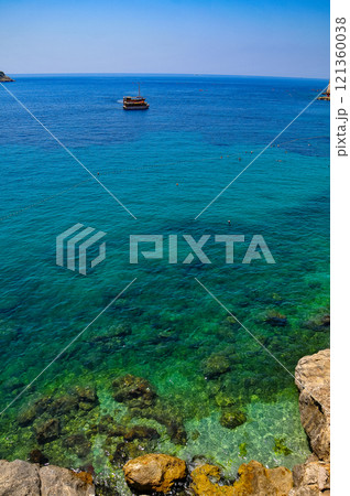 ドゥブロブニクにあるアドリア海に面したとても美しいビーチの風景 121360038