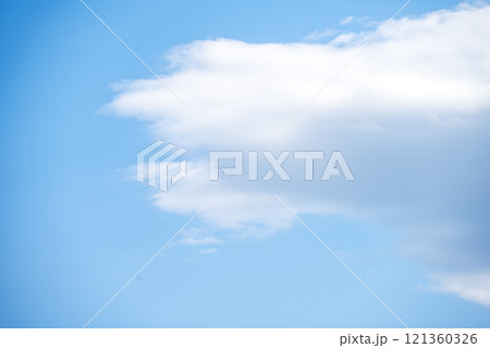 冬の空 青空 晴れ 12月 素材 【東京都】 121360326