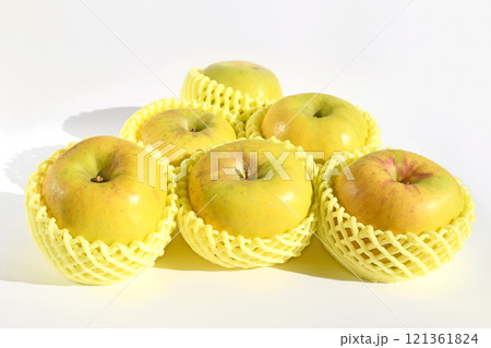 りんご（青林りんご） 121361824