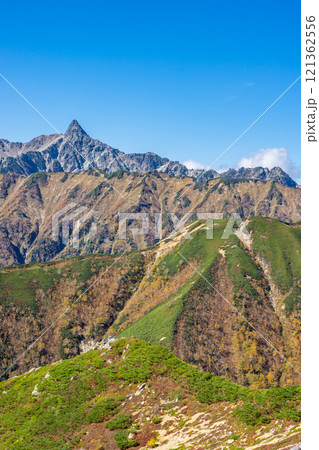 横通岳の肩から見る槍ヶ岳と北鎌尾根 北アルプス 大天井岳パノラマ銀座縦走登山 横通岳の肩から見る槍ヶ岳と北鎌尾根 北アルプス 大天井岳パノラマ銀座縦走登山 121362556
