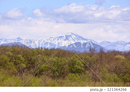 北海道平取町、早春の幌尻岳【4月】 北海道平取町、早春の幌尻岳【4月】 121364266