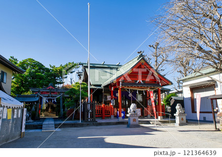 東京都　葛飾区　葛飾氷川神社　拝殿と八王子神社 121364639