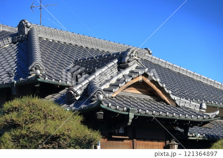 瓦屋根　イメージ 121364897