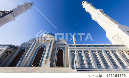カザフスタン・アスタナ 中央アジア最大のモスク【グランドモスク】外観 / Astana, KZ カザフスタン・アスタナ 中央アジア最大のモスク【グランドモスク】外観 / Astana, KZ 121365576